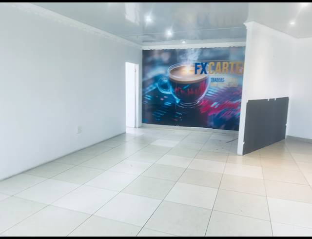 3,501M² BUSINESS TO LET IN MONDEOR